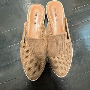 Indigo Brown Mules with Breathable Design